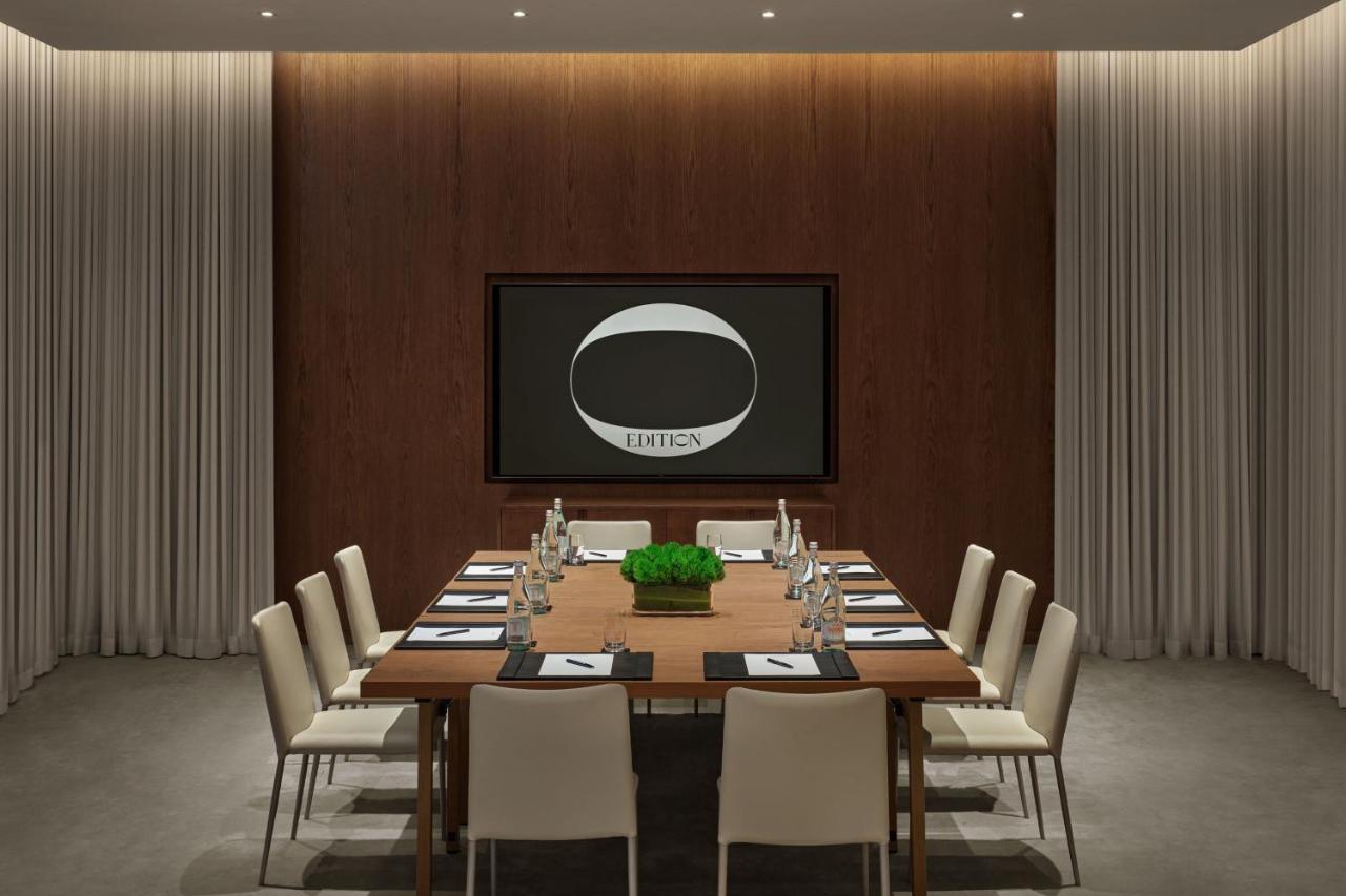 The Dubai Edition Dış mekan fotoğraf The meeting room of the UNWTO headquarters