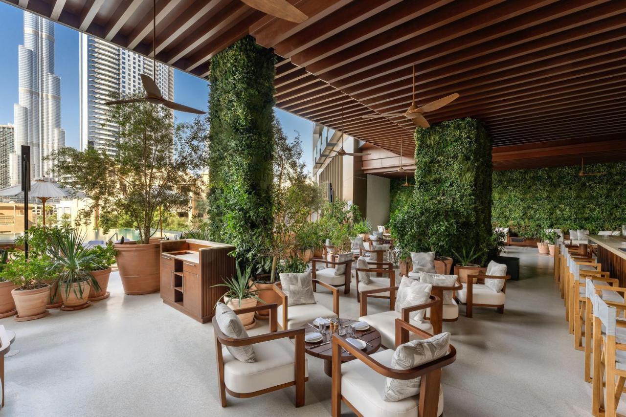 The Dubai Edition Dış mekan fotoğraf The Terrace at the Four Seasons Hotel