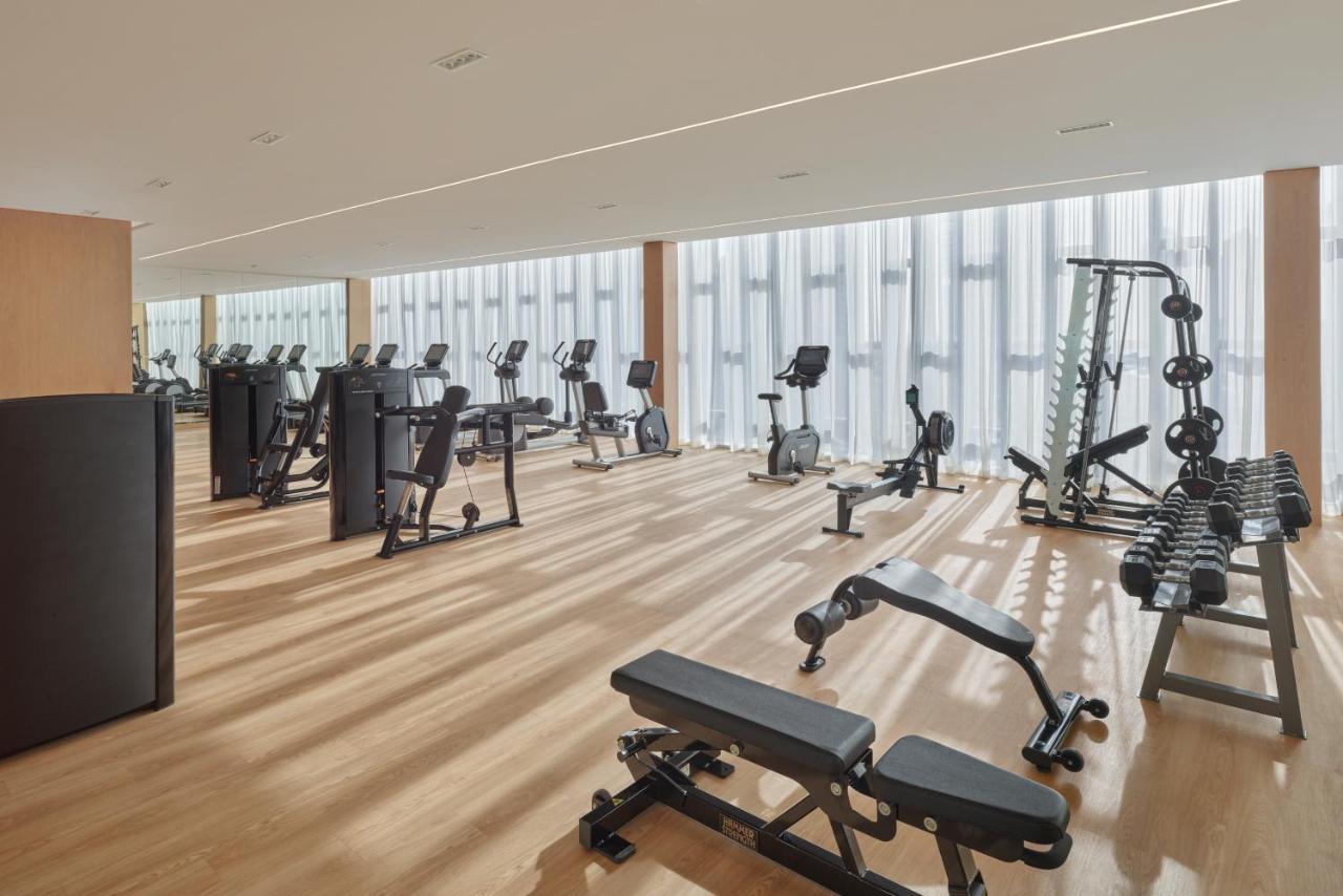 The Dubai Edition Dış mekan fotoğraf The gym at The Hari