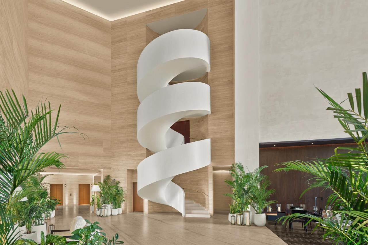 The Dubai Edition Dış mekan fotoğraf The spiral staircase