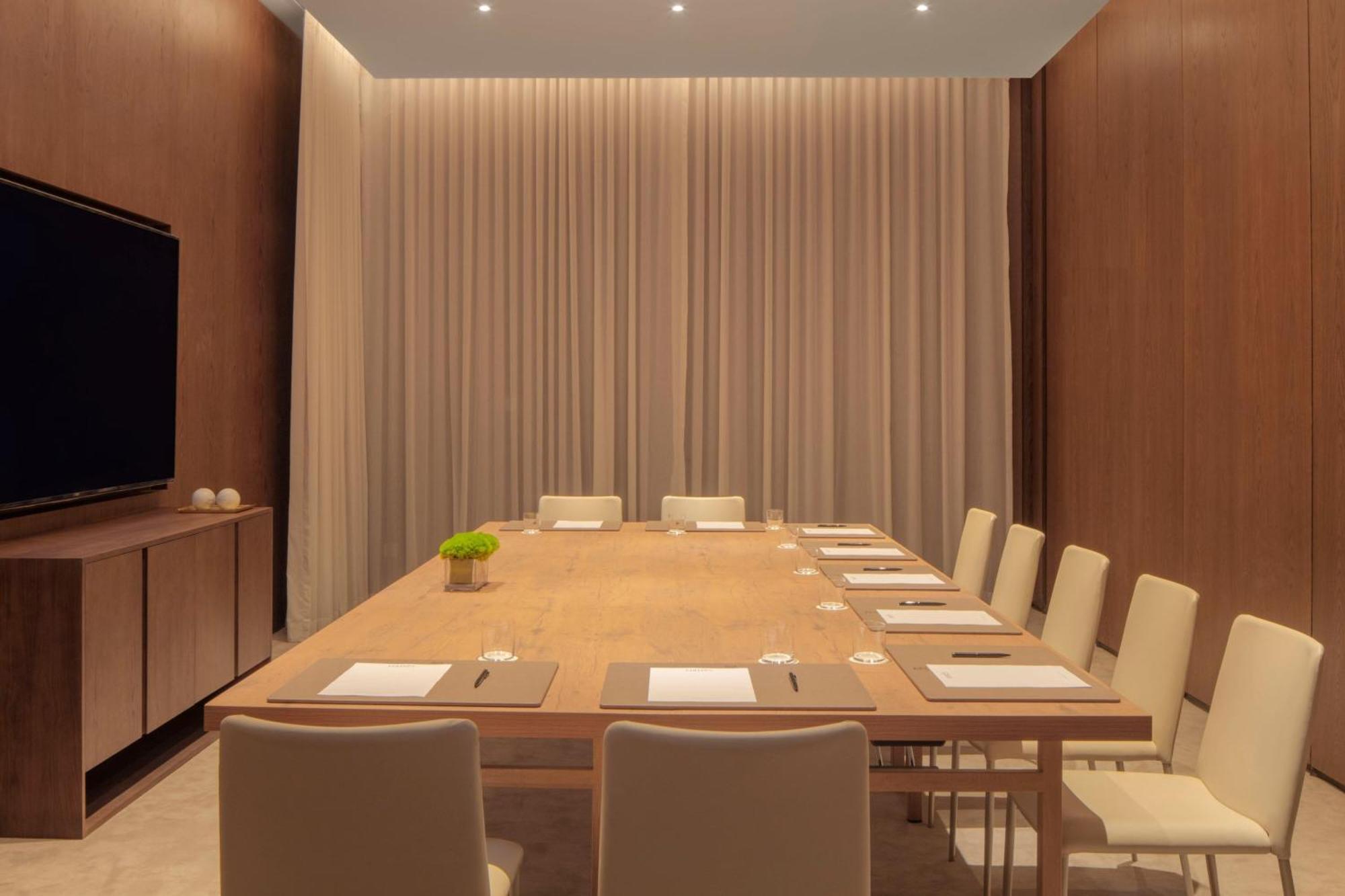 The Dubai Edition Dış mekan fotoğraf Meeting room